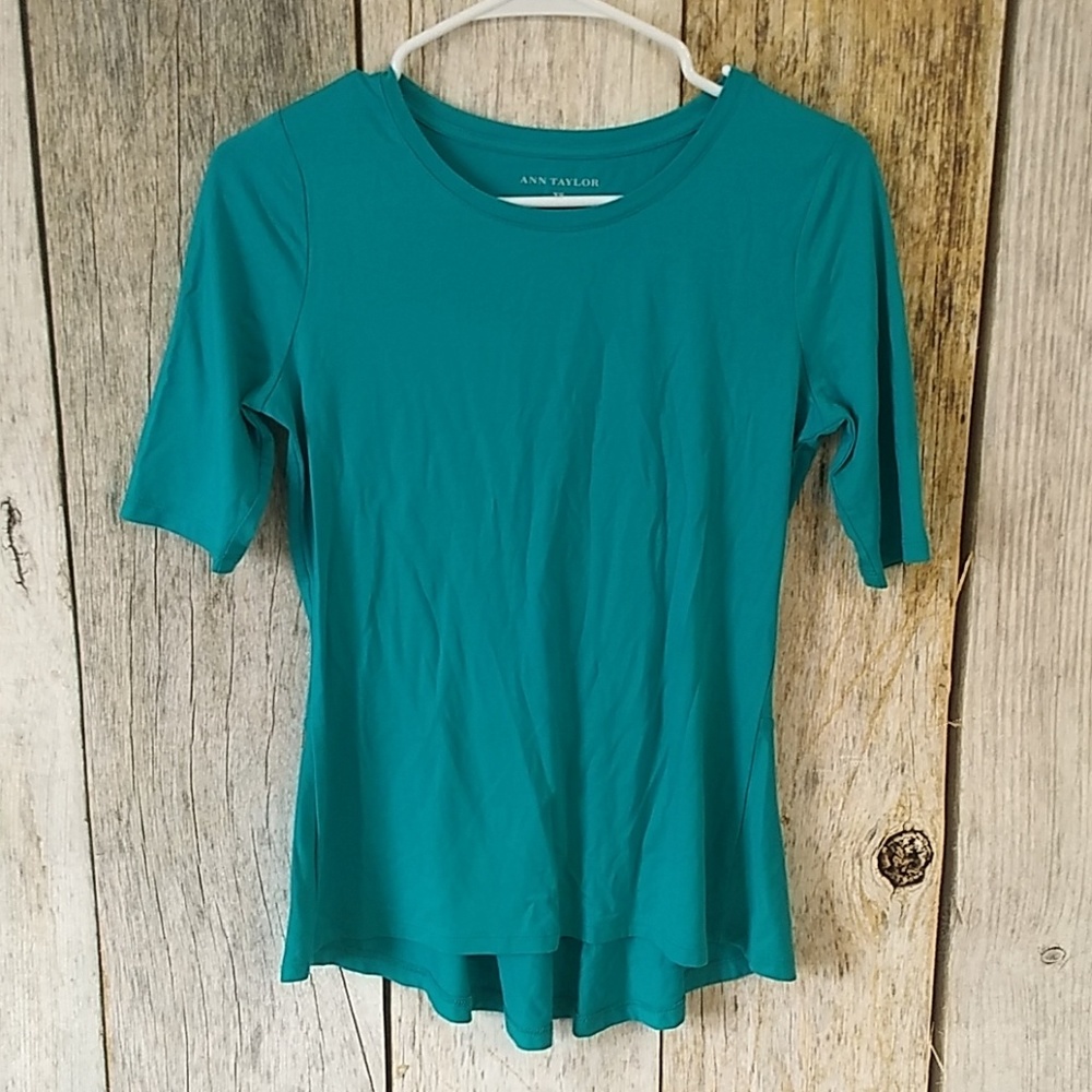 XS Ann Taylor top w/ tail